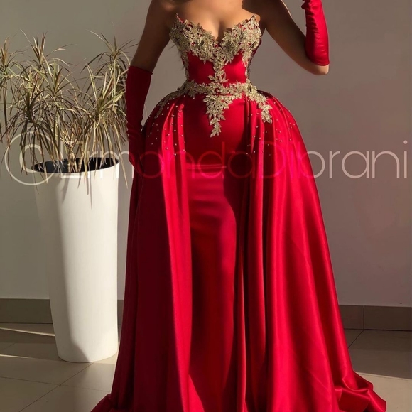 Dinner Gown - Picture 2 of 9